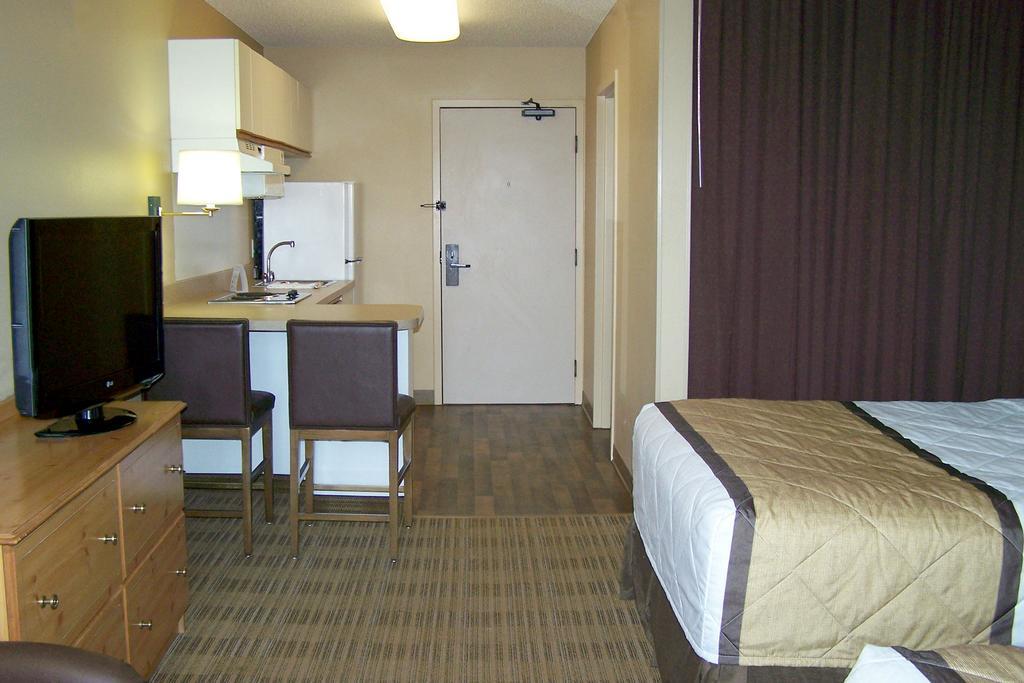 Auburn Hills Extended Stay Inn Екстер'єр фото